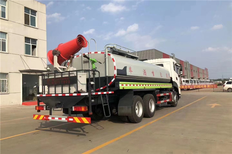 東風天龍后八輪20噸噴霧車，國六綠化噴灑車