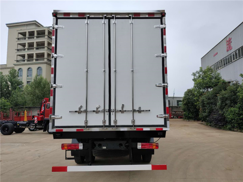 國六 解放J6L高頂雙臥6.8米冷藏車