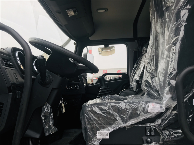 東風(fēng)多利卡D9冷藏車