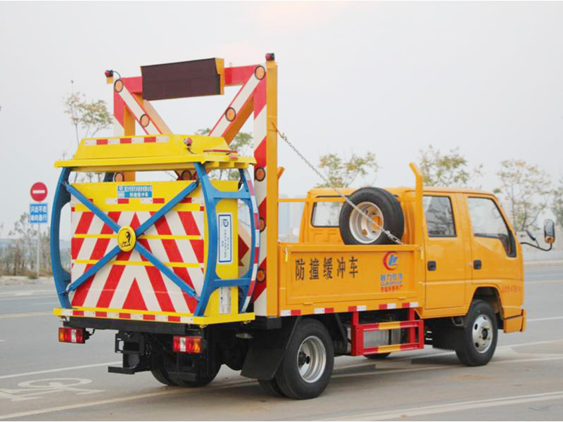 江鈴藍牌防撞緩沖車70K