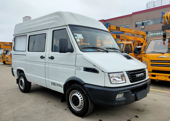 依維柯得意殯儀車(chē)