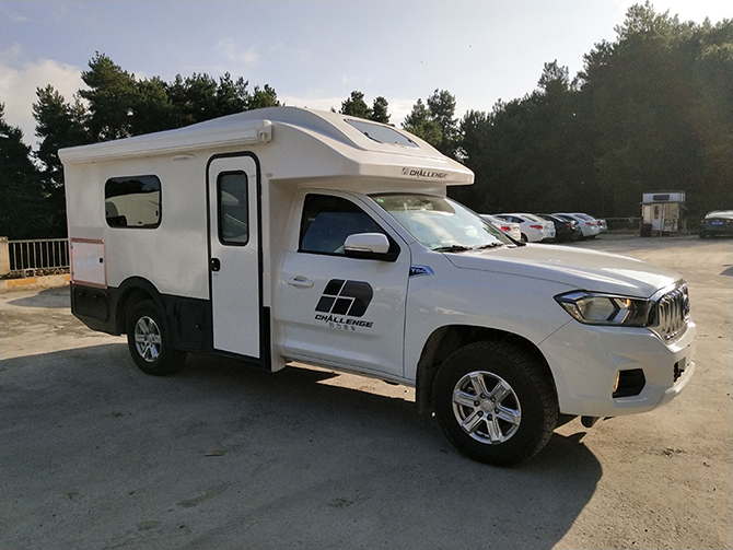 上汽大通T60單排四驅皮卡房車